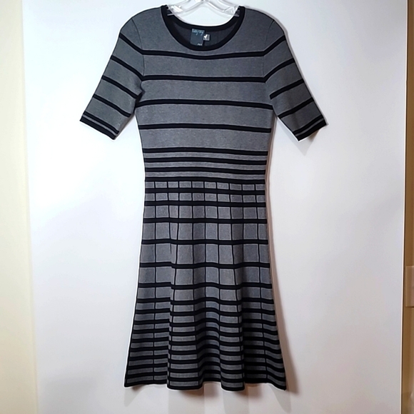 Gabby Skye Gray w/Black knit fit & flare Dress - Picture 5 of 16